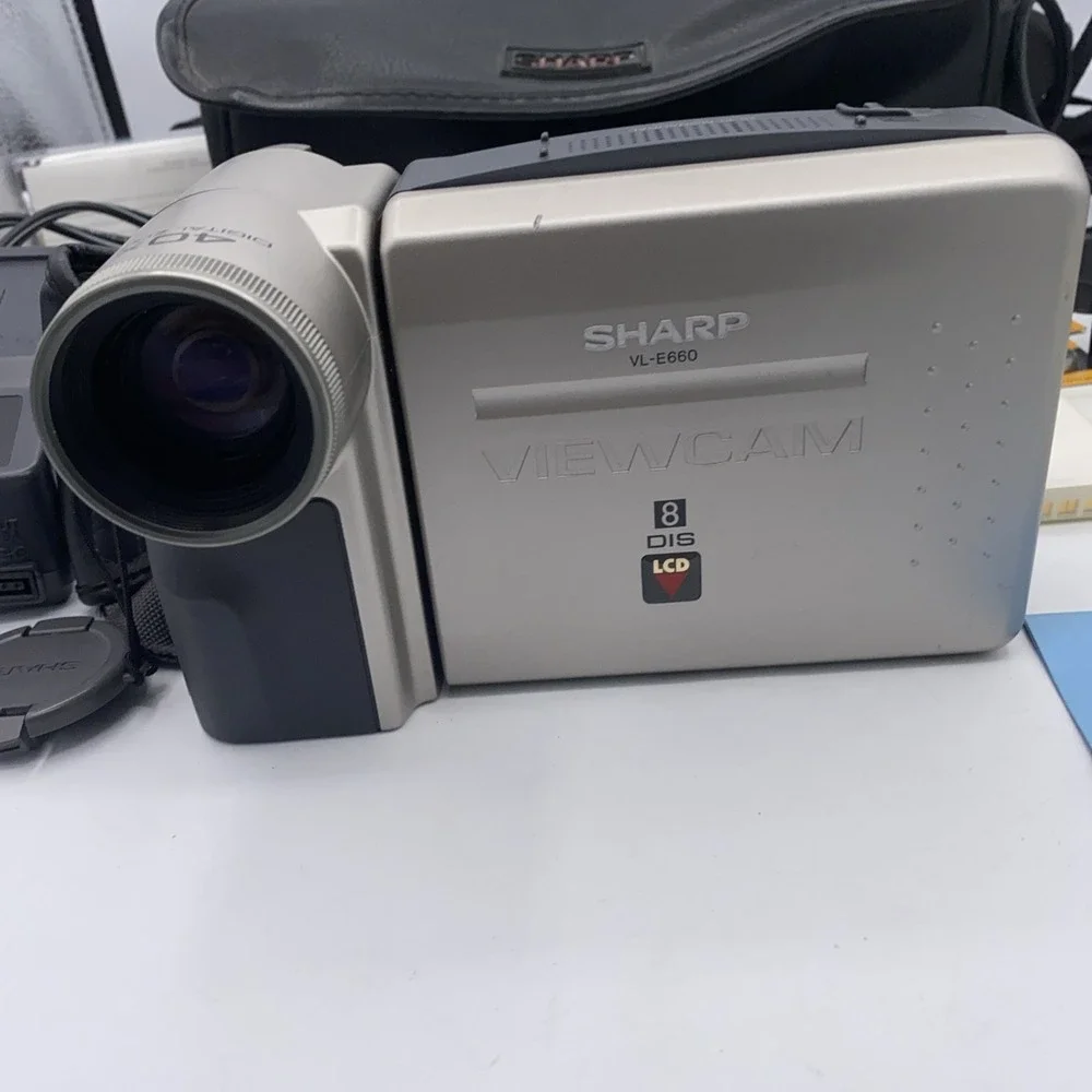Sharp Viewcam VL-E66 8mm Camcorder, Case, Batteries,Charger & Cords Works Great